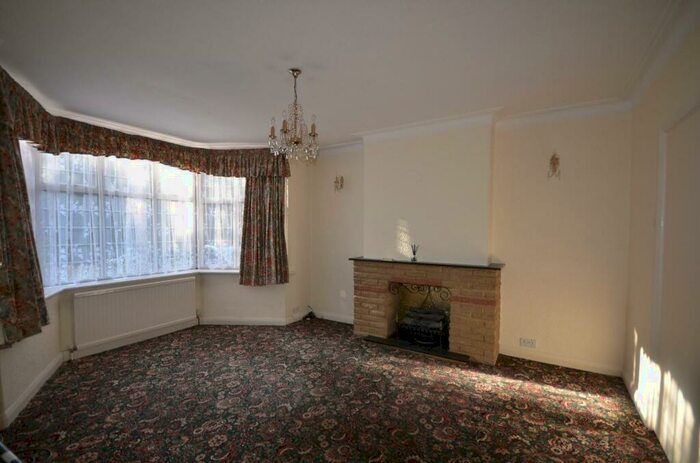 5 Bedroom Semi-Detached House To Rent In Salmon Street, London., NW9