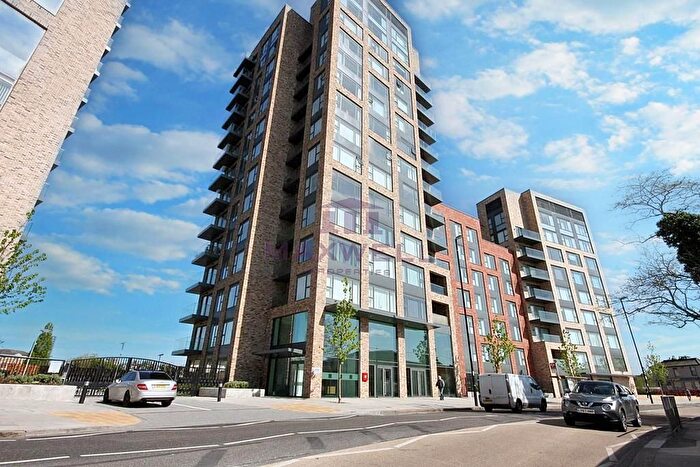 2 Bedroom Flat To Rent In Rainier Apartments, Cherry Orchard Road, Croydon, CR0