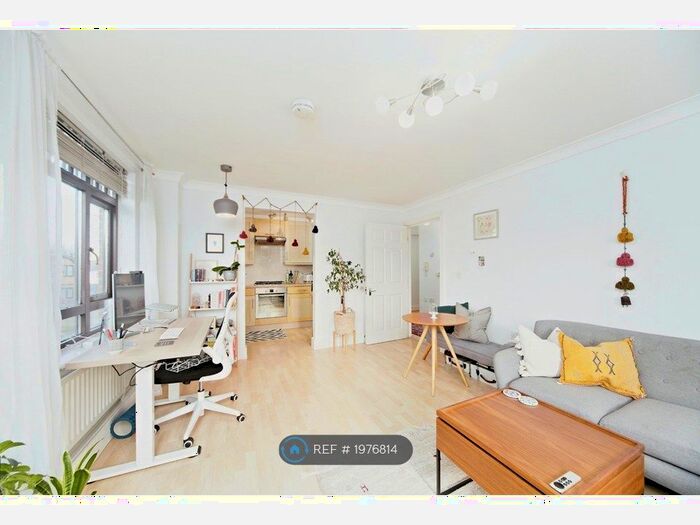 1 Bedroom Flat To Rent In Bolton Drive, Morden, SM4