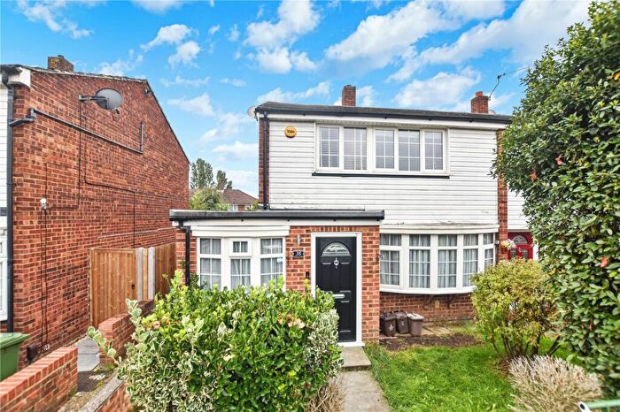 3 Bedroom End Of Terrace House For Sale In Pengarth Road, Bexley, Kent, DA5