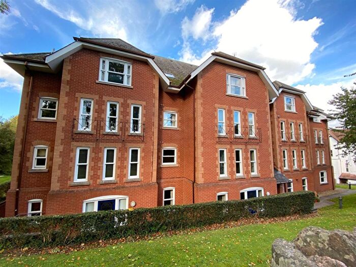 1 Bedroom Flat For Sale In Worcester Road, Malvern, WR14