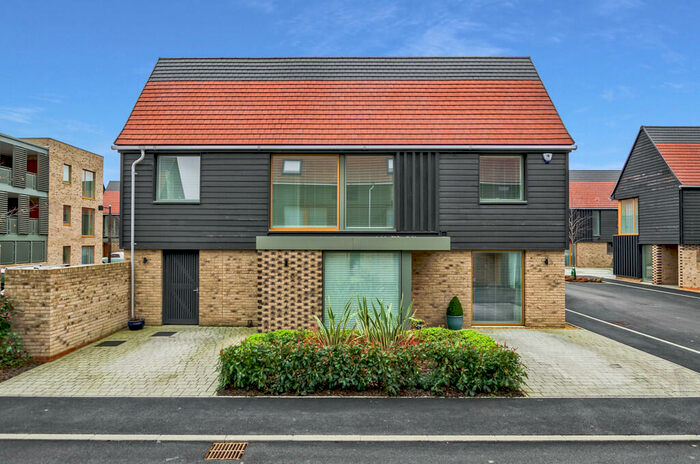 3 Bedroom Detached House To Rent In Royal Way, Trumpington, CB2