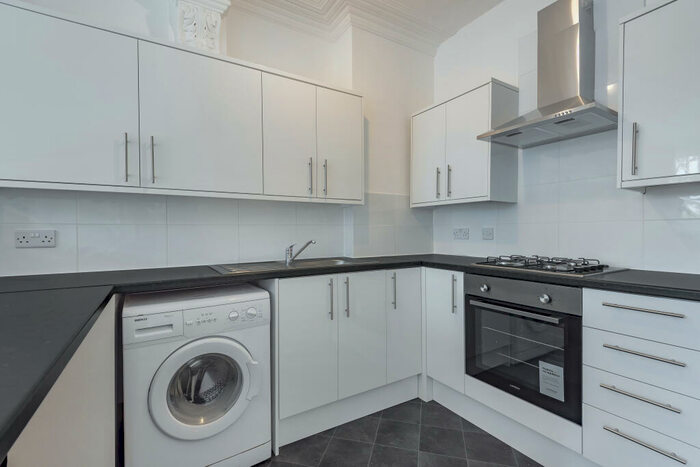 1 Bedroom Flat To Rent In Higham Station Avenue, Chingford, E4
