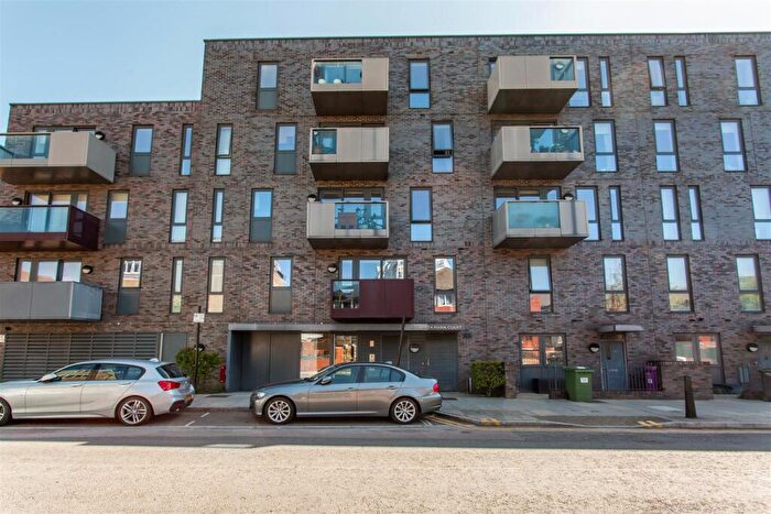 3 Bedroom Flat To Rent In Santa Maria Court, Stepney Green, Duckett Street, London, E1