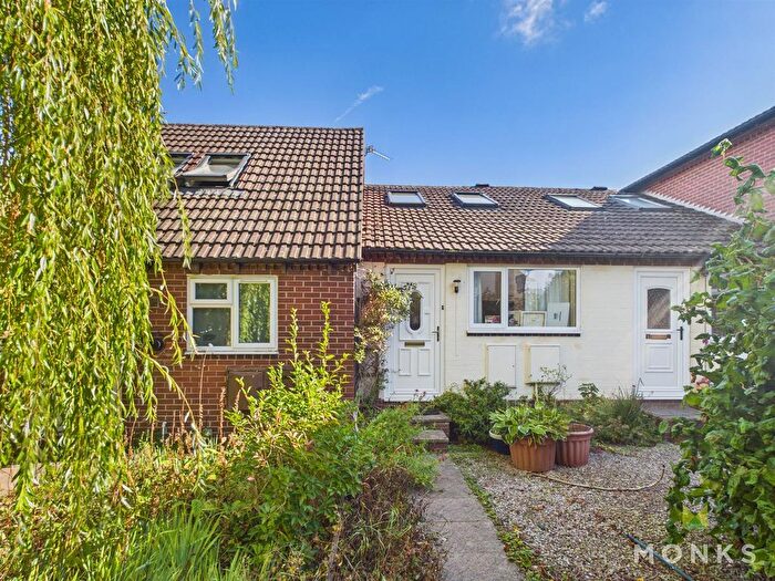 1 Bedroom Terraced Bungalow For Sale In Greystone Court, Bicton Heath, Shrewsbury, SY3