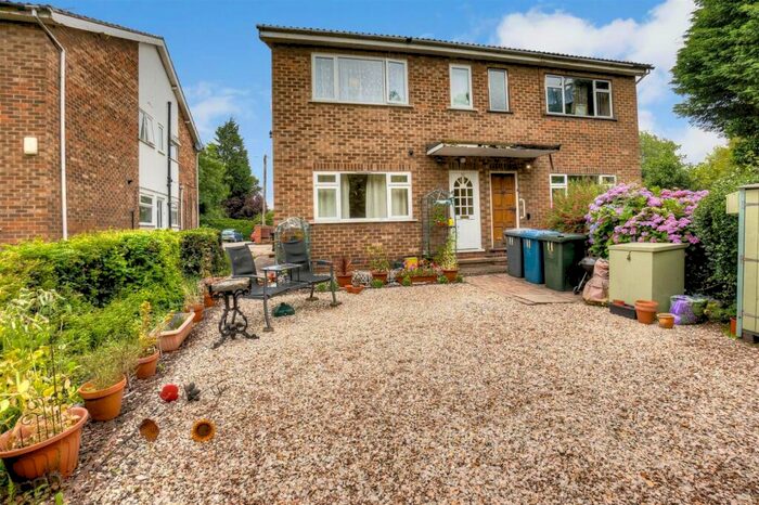 2 Bedroom Maisonette To Rent In Kendal Court, Radcliffe Road, West Bridgford, Nottingham, NG2