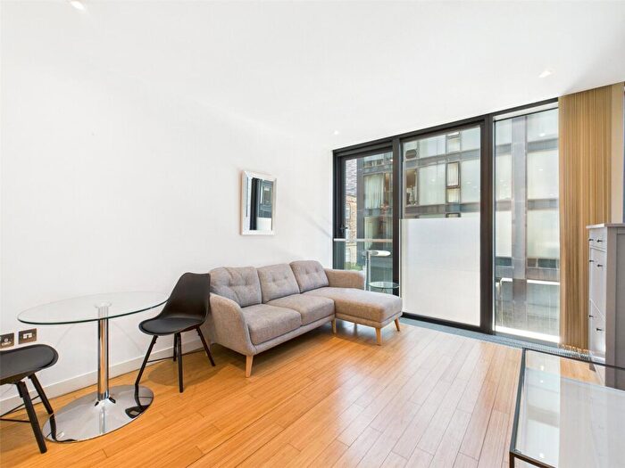 2 Bedroom Apartment To Rent In Simpson Loan, Edinburgh, Midlothian, EH3