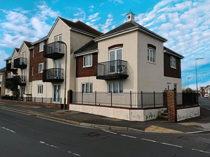 2 Bedroom Flat To Rent In Creek Road, Hayling Island, PO11