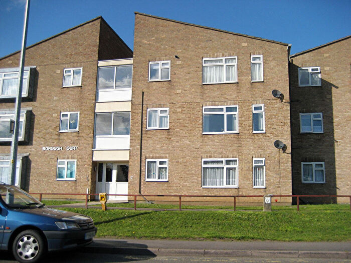 2 Bedroom Flat To Rent In Borough Court, Rushden, Northamptonshire, NN10