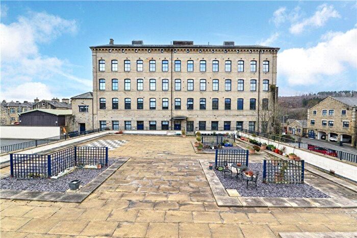 2 Bedroom Apartment For Sale In The Locks, Bingley, West Yorkshire, BD16