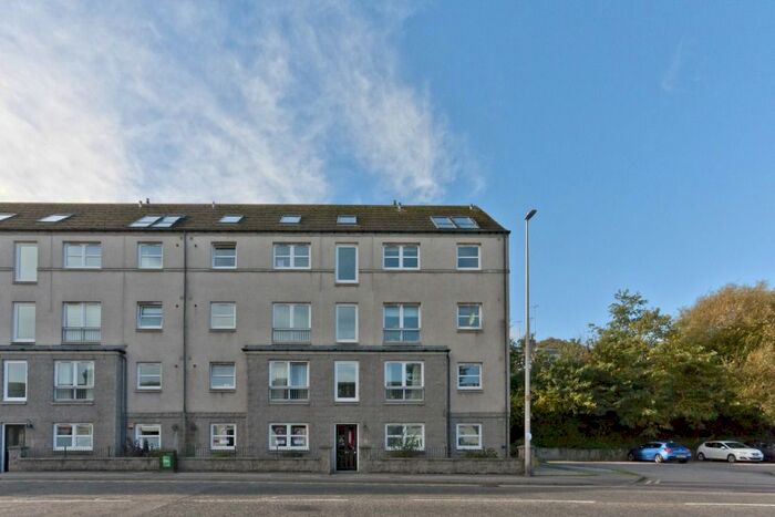 2 Bedroom Flat To Rent In South College Street, The City Centre, Aberdeen, AB11