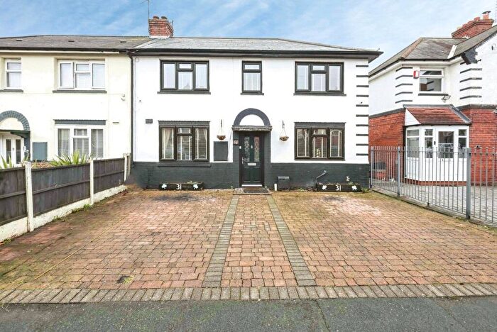 3 Bedroom Semi Detached House For Sale In Albright Road, Oldbury, West Midlands, B68