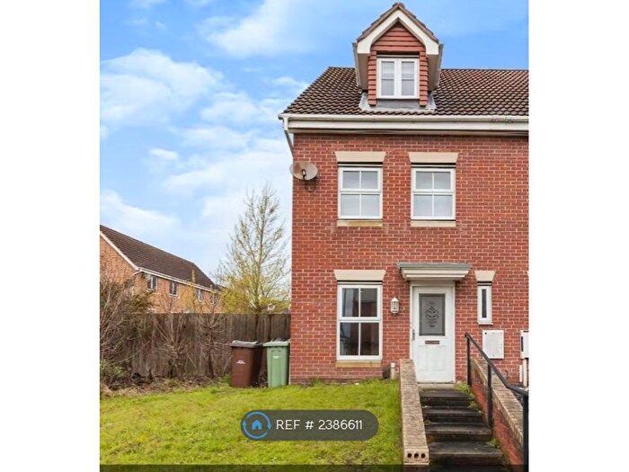 3 Bedroom Semi-Detached House To Rent In Worthy Row, Nottingham, NG5