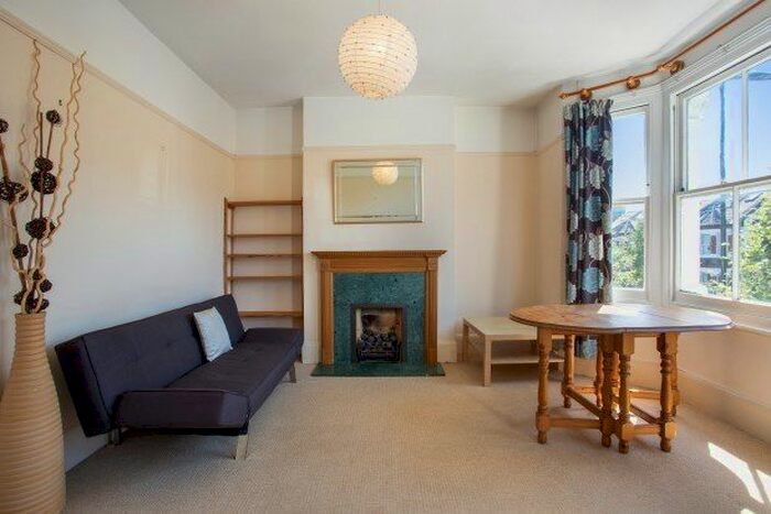 2 Bedroom Flat To Rent In Kingswood Road, London, W4