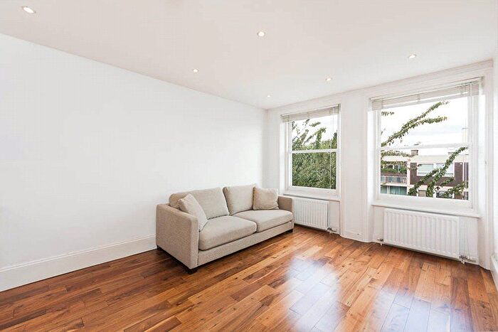 2 Bedroom Flat To Rent In West Kensington, London, W14