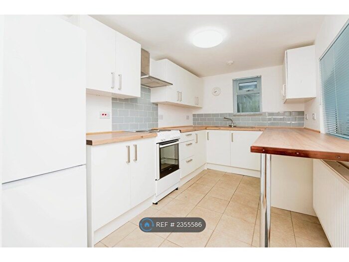 3 Bedroom Semi-Detached House To Rent In Launcherhead Road, Lochgelly, KY5