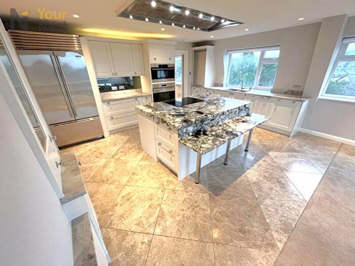 3 Bedroom Penthouse To Rent In Strayside Court, Victoria Road, Harrogate, HG2