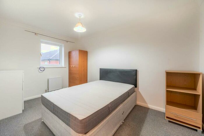 3 Bedroom Terraced House To Rent In Stratford, Stratford, London, E15