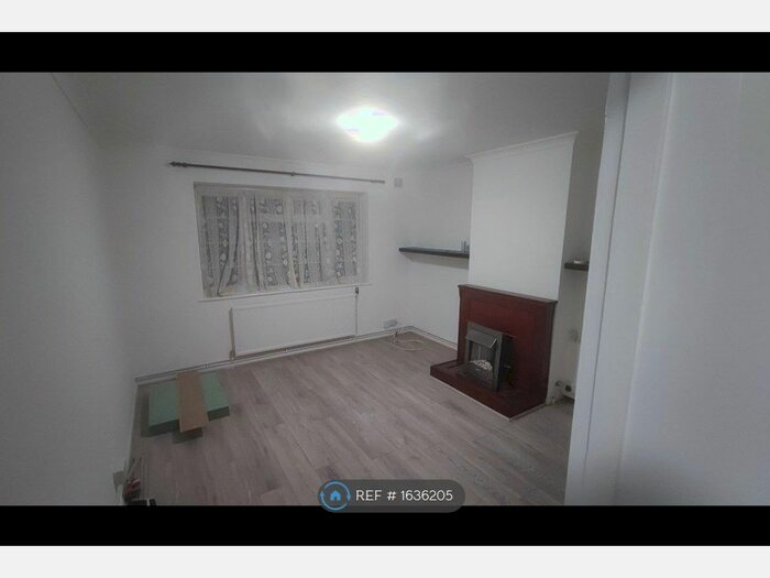 2 Bedroom Flat To Rent In Hodsoll Court, Orpington, BR5