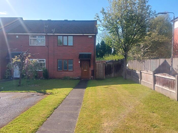 3 Bedroom End Of Terrace House To Rent In Dean Court, Bolton, BL1