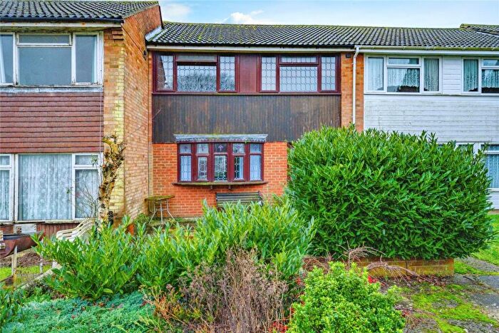 3 Bedroom Terraced House For Sale In Russell Close, Kensworth, Dunstable, Bedfordshire, LU6