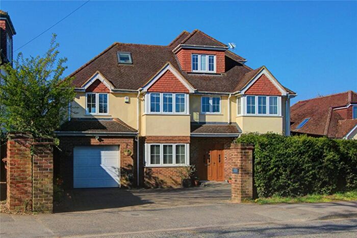 6 Bedroom Detached House For Sale In Matthewsgreen Road, Wokingham, Berkshire, RG41