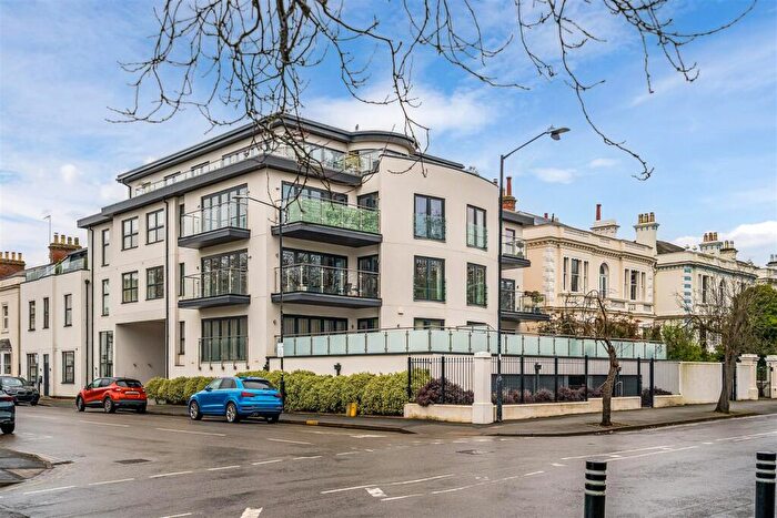 3 Bedroom Apartment For Sale In Newbold Street, Leamington Spa, CV32