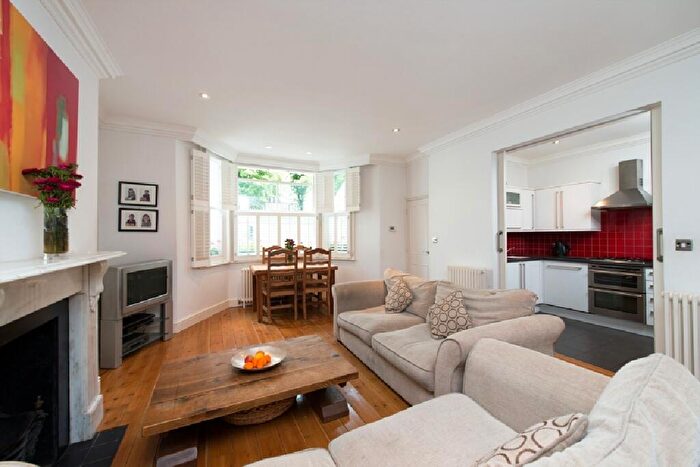 2 Bedroom Apartment To Rent In Belsize Crescent, London, NW3