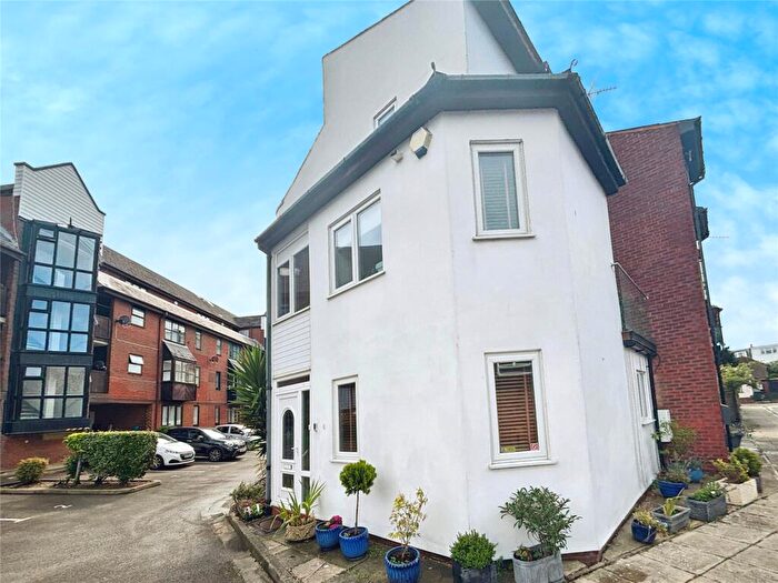 3 Bedroom Town House For Sale In Onslow Road, Southsea, Hampshire, PO5