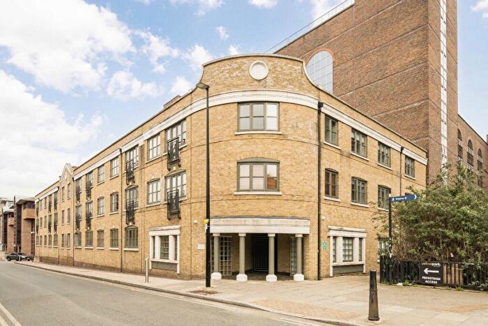 2 Bedroom Flat To Rent In Kingsley Mews, Wapping, E1W