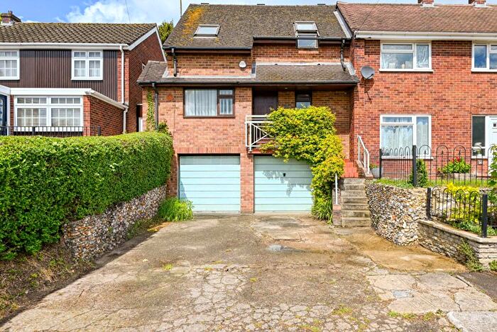 3 Bedroom Semi Detached House For Sale In Berkeley Avenue, Reading, RG1