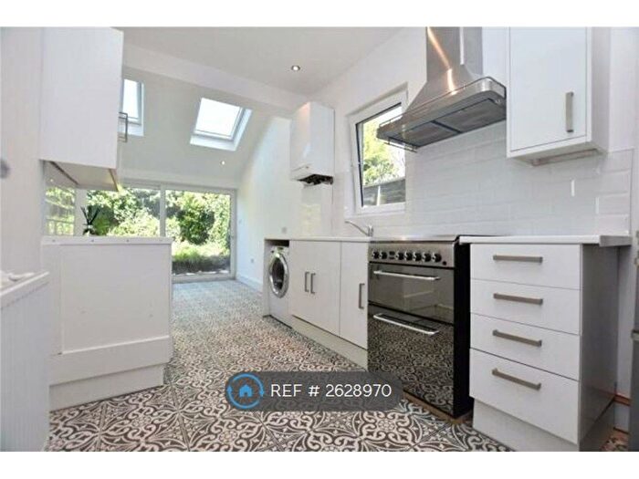 1 Bedroom Flat To Rent In Manor Road, London, SE25