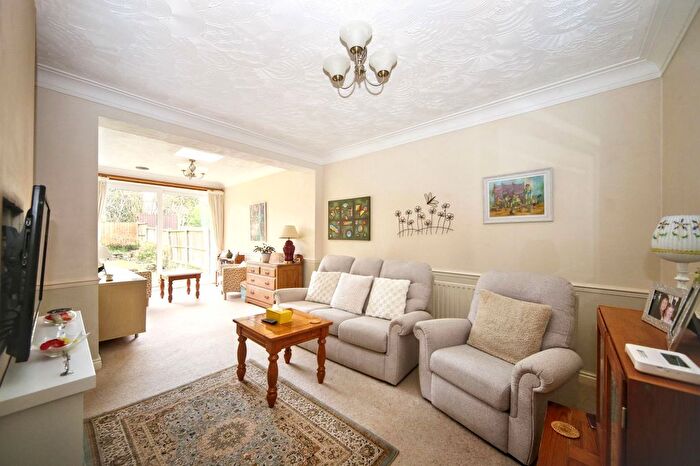 3 Bedroom Semi-Detached House For Sale In Munro Avenue, Orrell, WN5