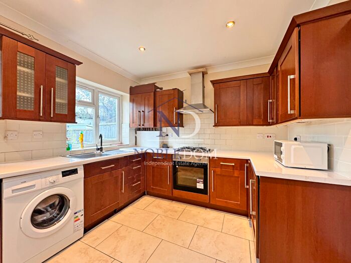 3 Bedroom Semi-Detached House To Rent In Church Walk, Brentford, TW8