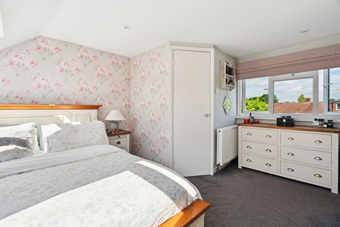 3 Bedroom Terraced House For Sale In Gaston Bridge Road, Shepperton, TW17