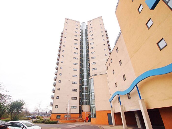 2 Bedroom Flat For Sale In Wards Wharf Approach, London, E16