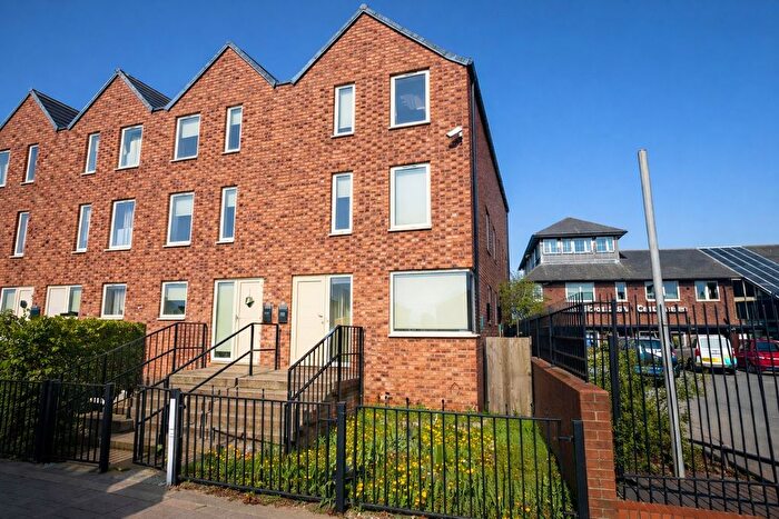 4 Bedroom End Terrace House For Sale In Suggitts Lane, Cleethorpes, Lincolnshire, DN35