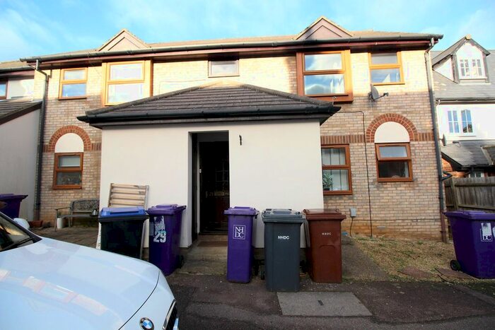 2 Bedroom Flat To Rent In Victoria Road, Hitchin, SG5