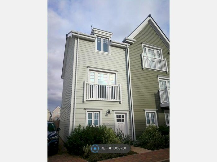 4 Bedroom Semi-Detached House To Rent In New Hampshire Street, Reading, RG2