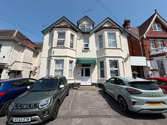 1 Bedroom Flat For Sale In Flat Glen Manor, Glen Road, Bournemouth, Dorset, BH5