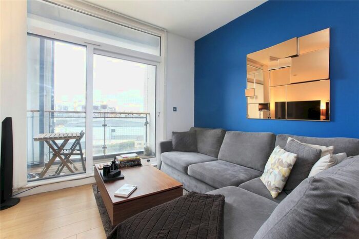 1 Bedroom Flat To Rent In Cornell Square, Stockwell, London, SW8