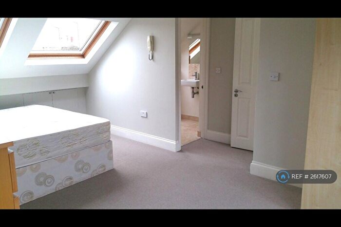 4 Bedroom Terraced House To Rent In St. John's Hill Grove, London, SW11