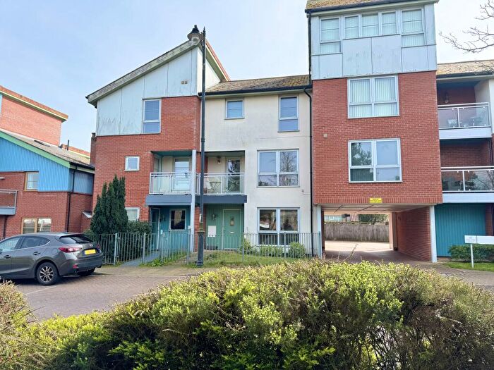 3 Bedroom Town House To Rent In Downham Boulevard, Ipswich, IP3