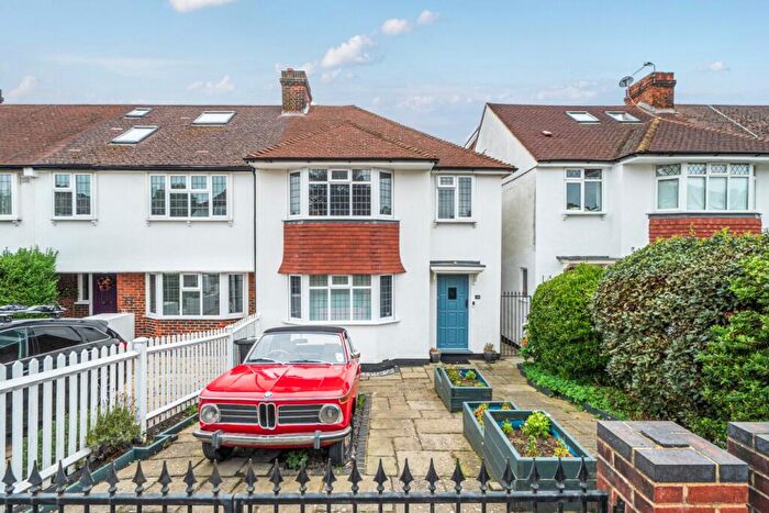 3 Bedroom End Of Terrace House For Sale In Lamberhurst Road, London, SE27