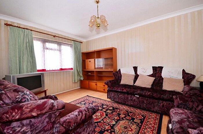 3 Bedroom Flat To Rent In Rokeby Street, Stratford, London, E15