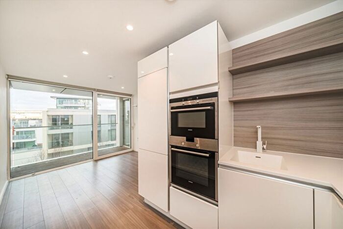 1 Bedroom Flat To Rent In Buckhold Road, Wandsworth, SW18