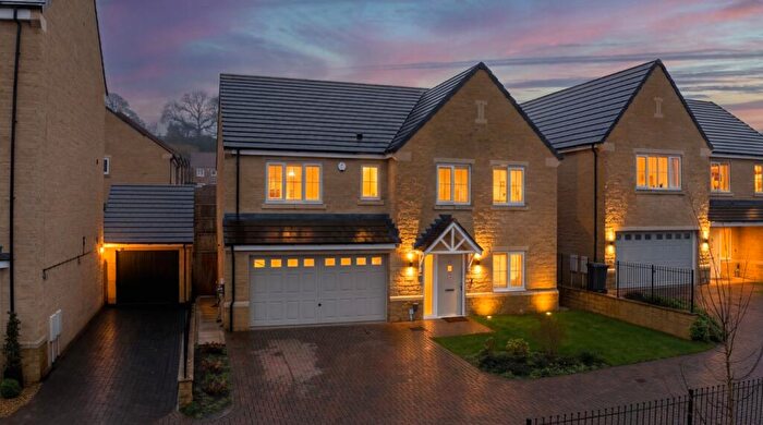 5 Bedroom Detached House For Sale In Plover Field, Menston, Ilkley, West Yorkshire, LS29