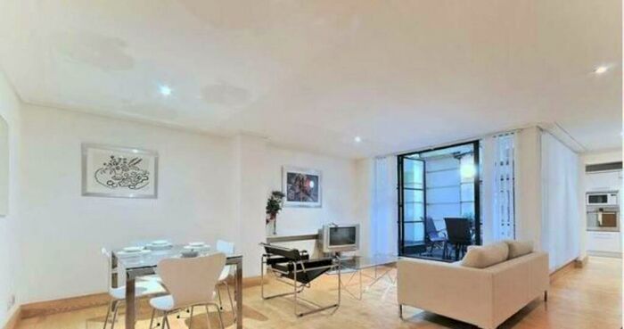 2 Bedroom Apartment To Rent In Printers Inn, Cursitor Street, Chancery Lane, London, EC4A