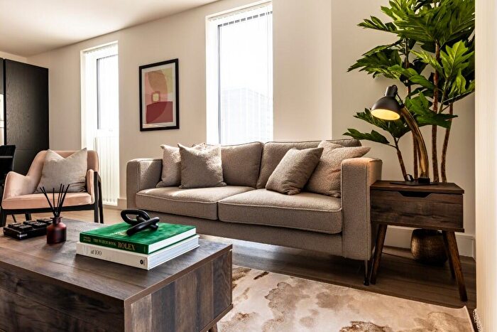 2 Bedroom Flat To Rent In Flat, Mitre Yard, - Scrubs Lane, London, NW10