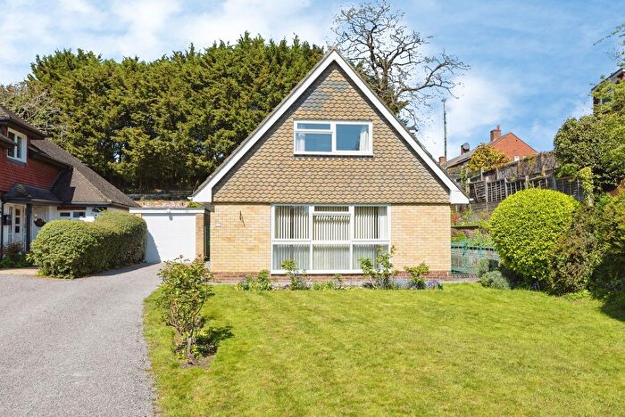 3 Bedroom Bungalow For Sale In Beam Hollow, Farnham, Surrey, GU9